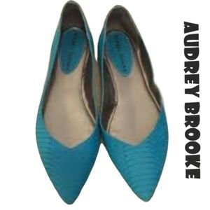 Audrey Brooke Faux Snakeskin Pointed Toe Flats Turquoise Size 9 EUC